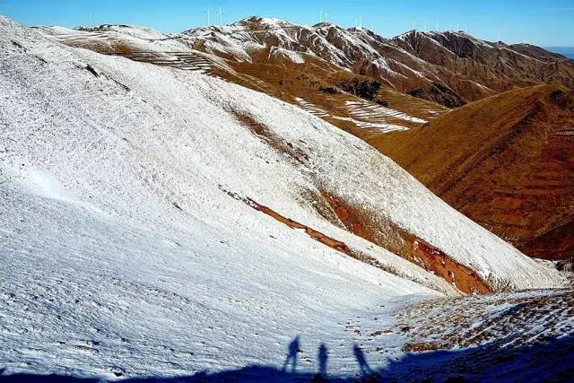 先锋旅游丨冬游会泽大海草山,烤着洋芋看最美雪景