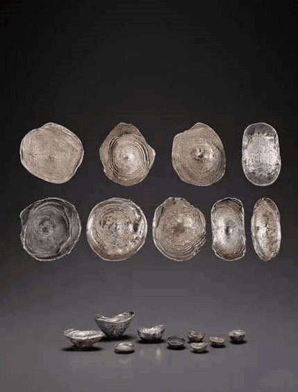 银两,又称银锭子,是古时候一种秤量的货币,始于汉,盛行于明清时期,唐
