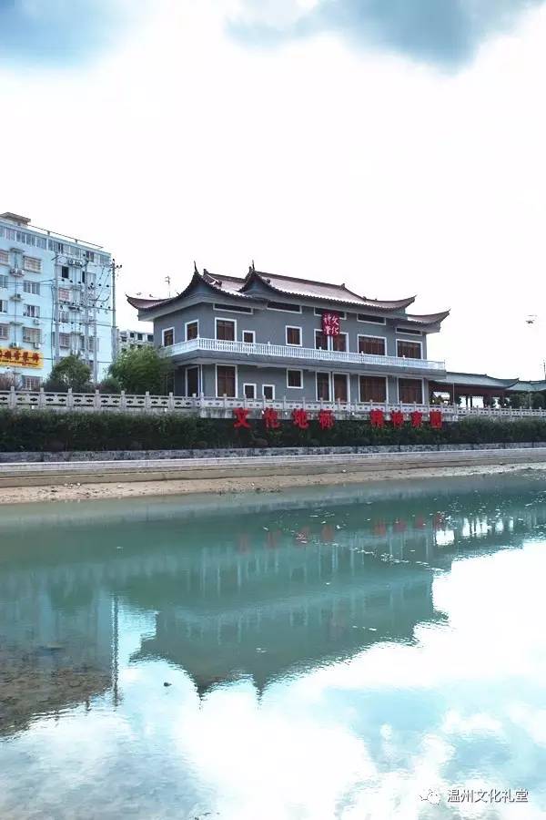 村以花名"说的就是芙蓉镇,海口文化礼堂位于乐清芙蓉镇政府所在地海口