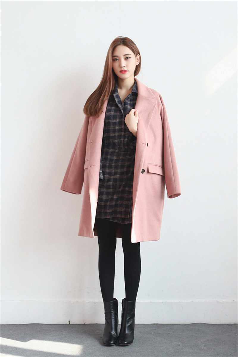 时尚粉色呢子大衣外套搭配 冬季变身粉嫩可人