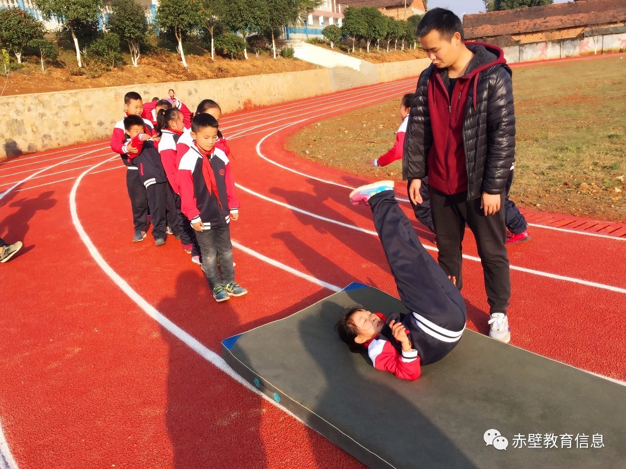 小学六年级体育上表格式教案_小学三年级上体育教案_小学一年级体育教案 表格式 .