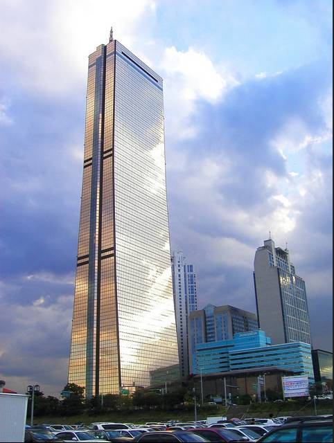 大韩生命耸立在云端的摩天大楼63大厦