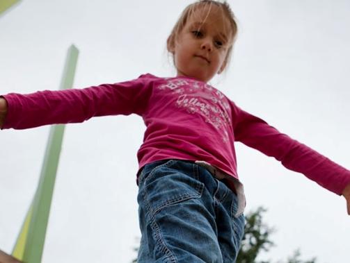 孩子平衡力差 如何锻炼孩子的身体协调能力?