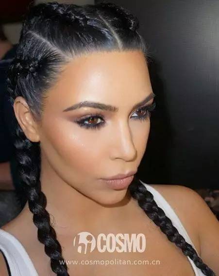 kim kardashian 卡戴珊把拳击辫扎出了秀场的感觉