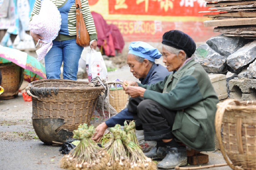 乡村,赶场人的面部表情