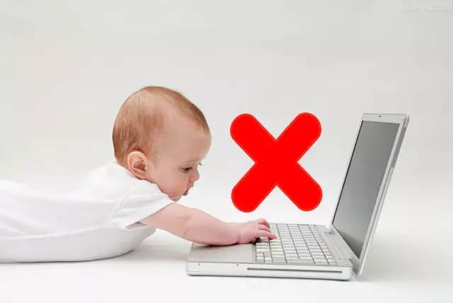 【爱生活】婴儿禁止看电子屏幕? 不同年龄段孩