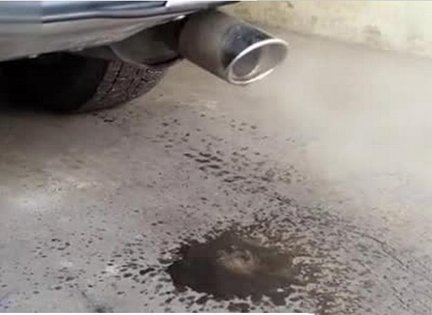 排气管“滴水”正常吗?滴的越多 发动机越好?