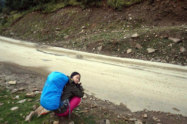 多次穷游过西藏的妹子支招 穷游途搭成功的秘