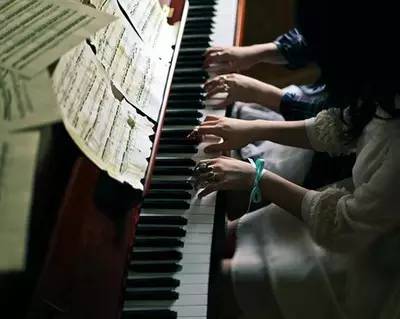 孩子多大适合学琴?学钢琴有什么好处?