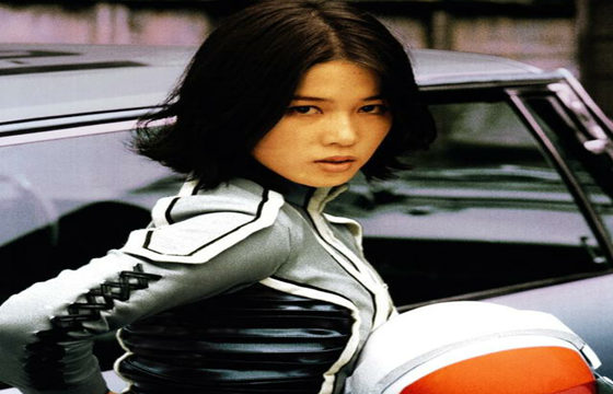 1,初代《奥特曼》里的富士明子,由樱井浩子饰演,60年代的女子,是不是