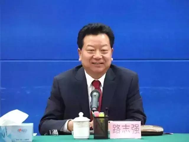 公安局人口办主任什么级别_等什么君