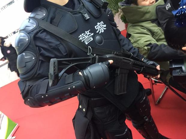 北京110宣传日活动现场"蓝剑突击队"特警助威