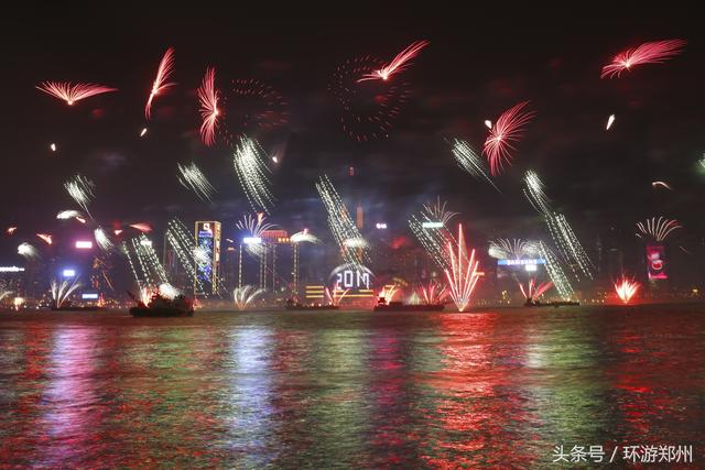 中国香港举行2017新年烟花汇演 烟花炫彩迷人