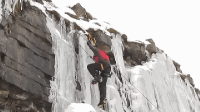 动图来源: andy blackett 上传的《ice climbing fall》 冰改变了攀登