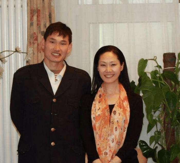 朱之文离婚后的老婆 朱之文睡于文华接吻照片