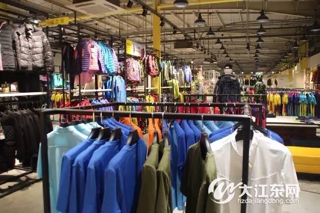 全家人内衣店_幸福一家人图片(2)