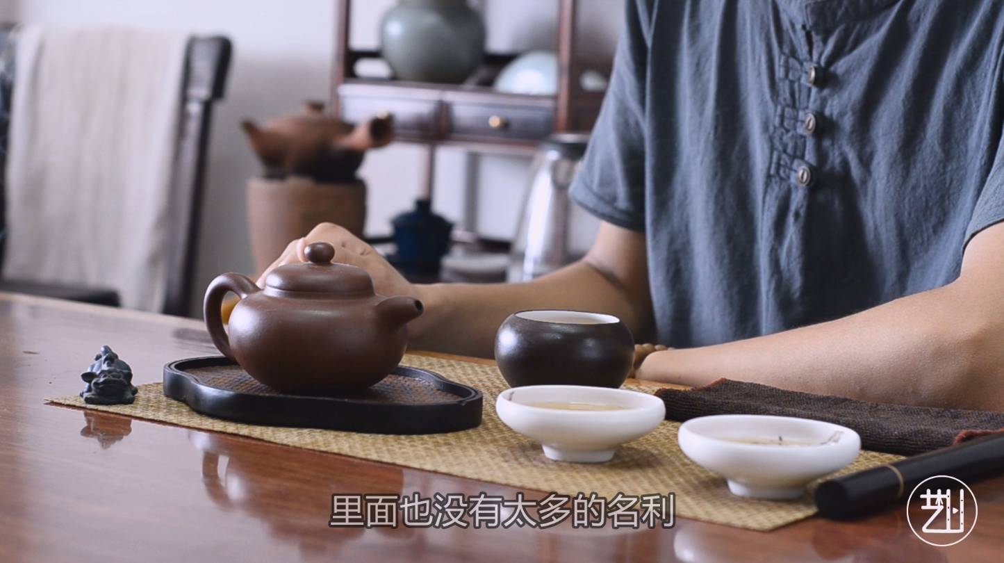 制香师的乐趣:焚香,试茶,听雨,浇花