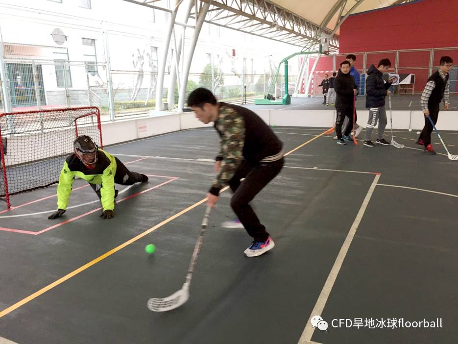 CFD旱地冰球中心祝上海市旱地冰球协会教练