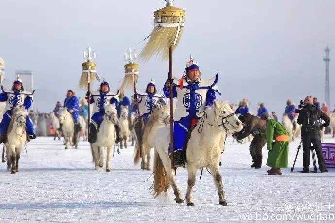 2017年1月7日第十四届内蒙古冰雪那达慕暨第七届夏季蒙古族服装服装艺术节在西乌珠穆泌旗隆重开幕