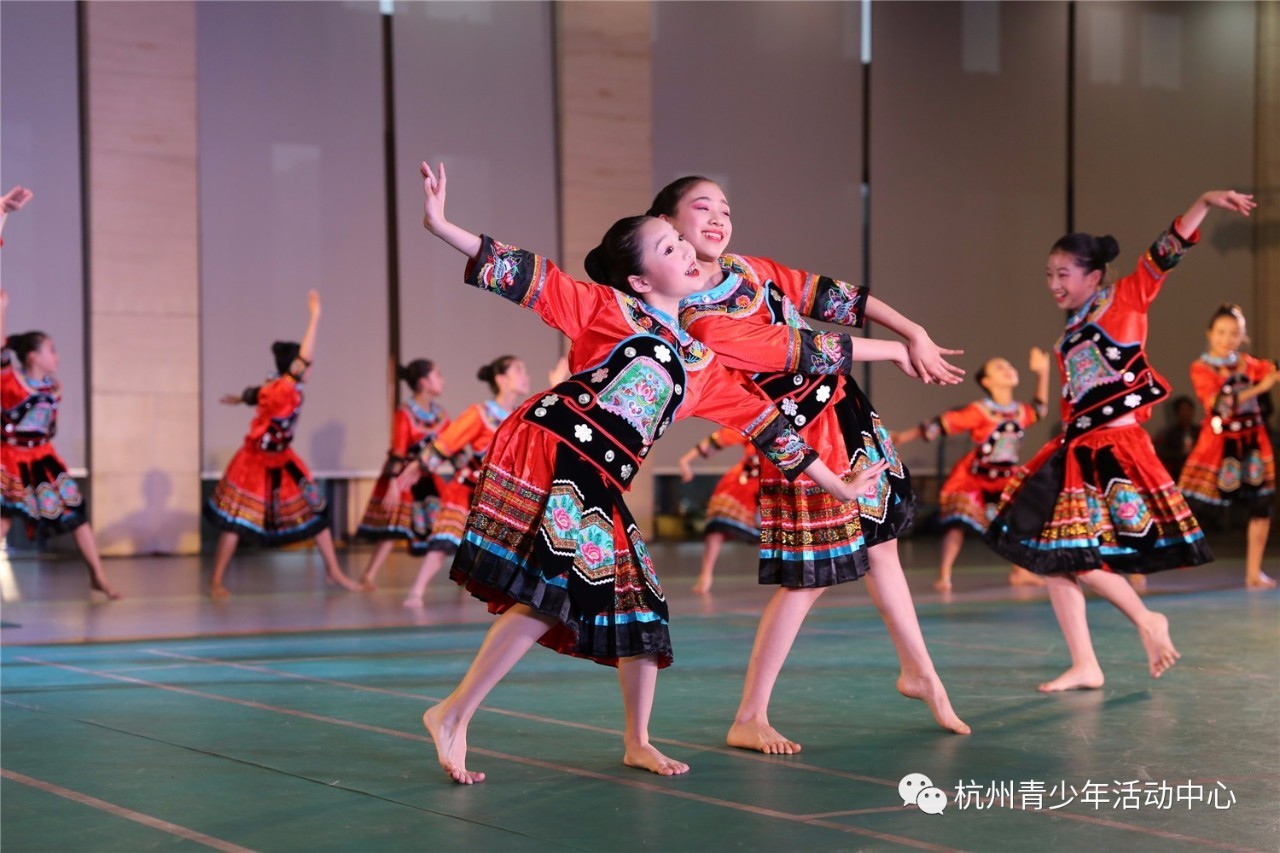 金色童年--杭州少儿艺术团舞蹈团教学汇报展