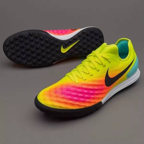 nike magistax finale tf耐克鬼牌顶级小场碎钉足球鞋