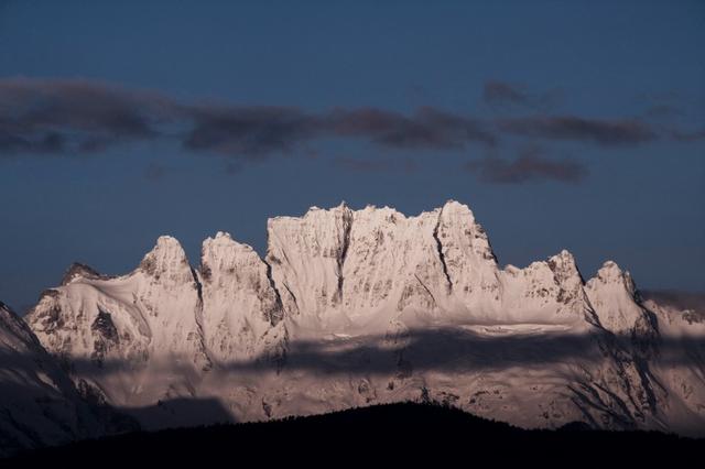 凝听梅里雪山的呼唤，踏上追随它的旅途！