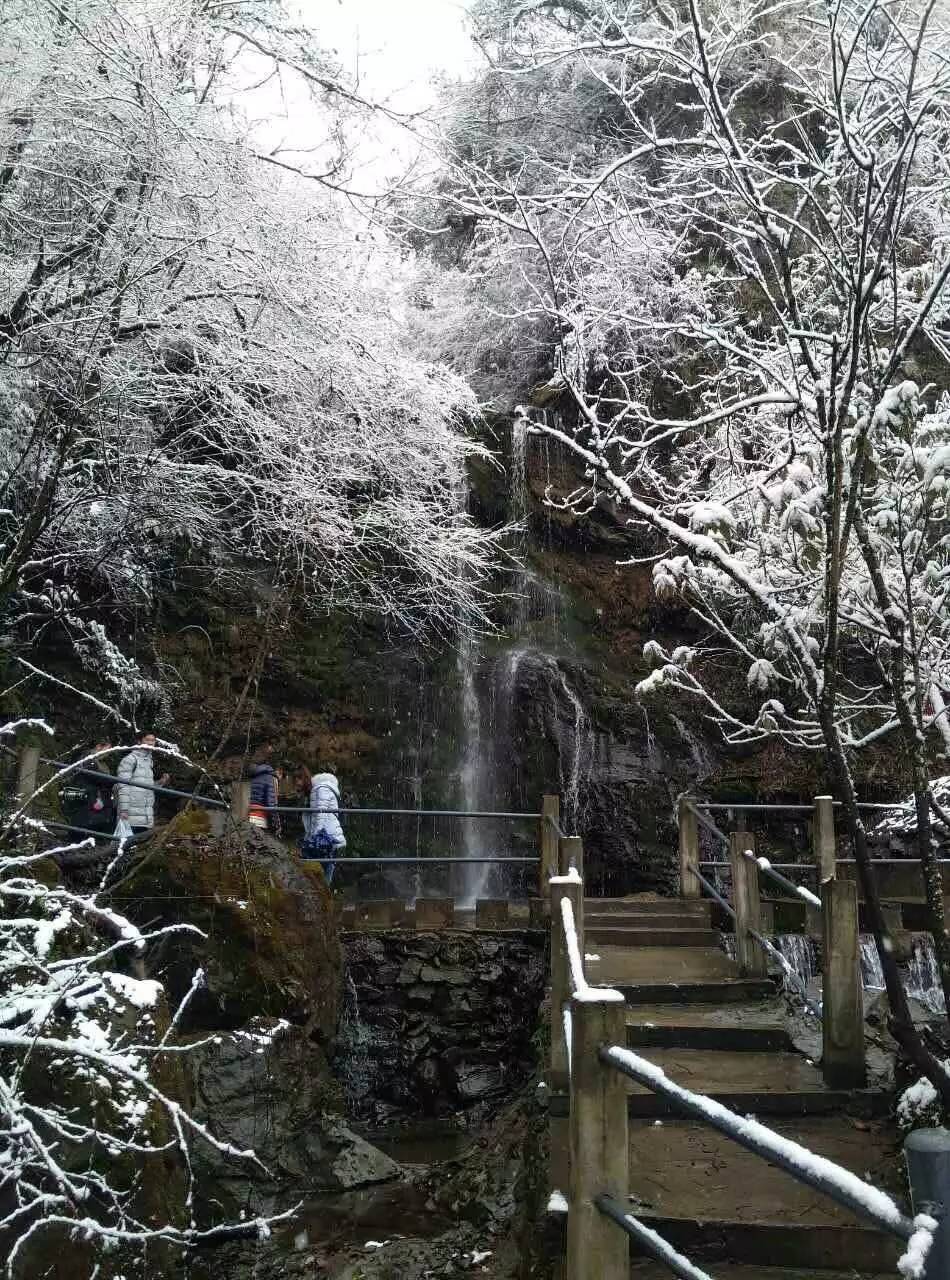 惊喜||2017年彭州第一场雪,周末看雪约起来