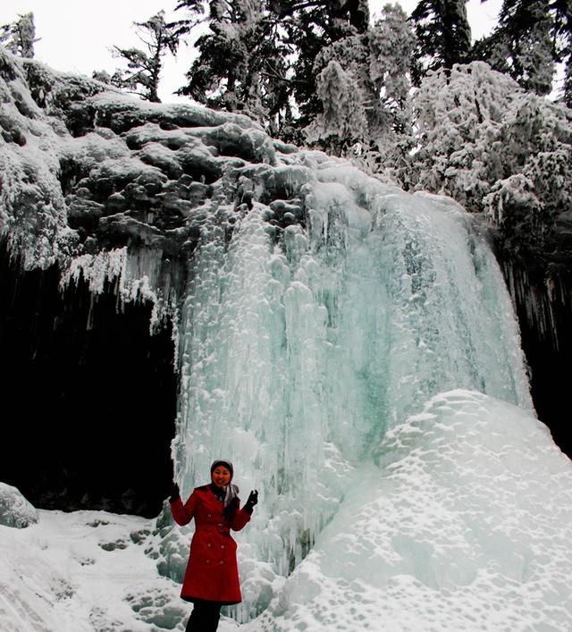 四川洪雅:瓦屋山上雪景美