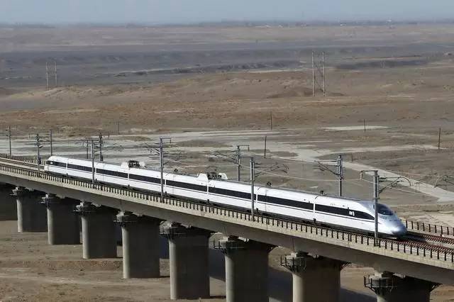 兰新高铁是中国西北高寒风沙区域修建的首条高速铁路