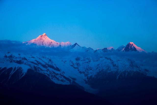 凝听梅里雪山的呼唤，踏上追随它的旅途！