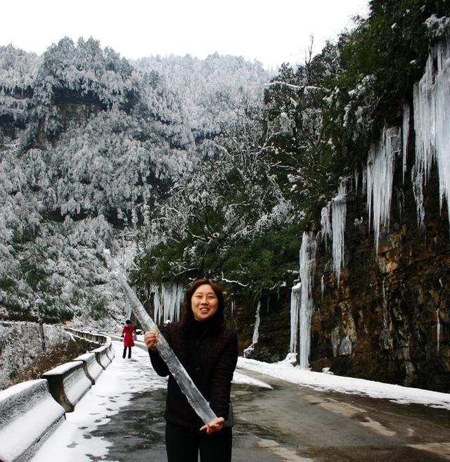 四川洪雅:瓦屋山上雪景美