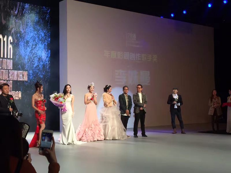 李姝漫一带一路国际时尚盛典获年度影视