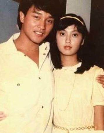 娱乐 正文  他有过两段婚姻,第一段婚姻,他的妻子叫做马梦妮,鲜少有人