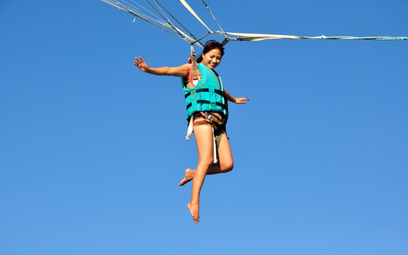 泰国芭提雅,快乐而刺激的降落伞飞翔体验