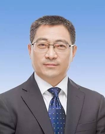 重庆市渝中区人民政府副区长,党组成员.