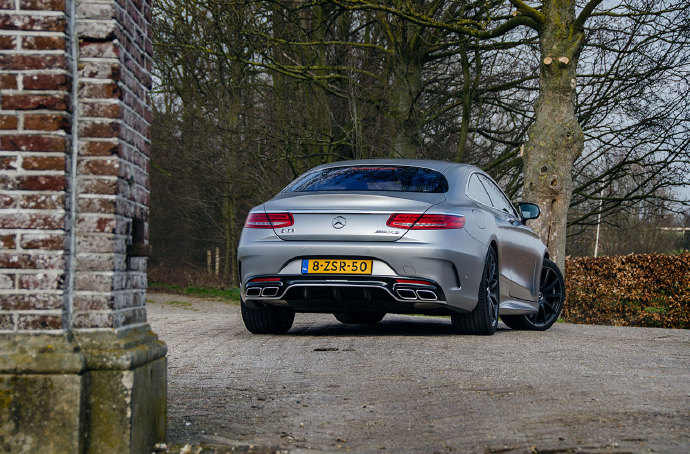 汽车 正文 梅赛德斯-amg s 63 4matic轿跑车配备amg 5.