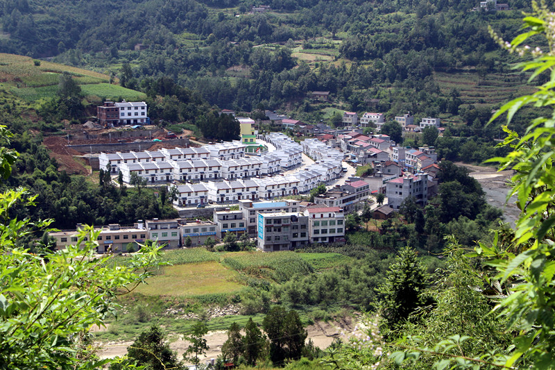 一乡跨三县的安康坝河镇寒冬美景