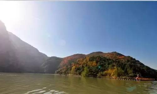 中国最美的峡谷,国家级丹霞地貌景区;黄河丹峡