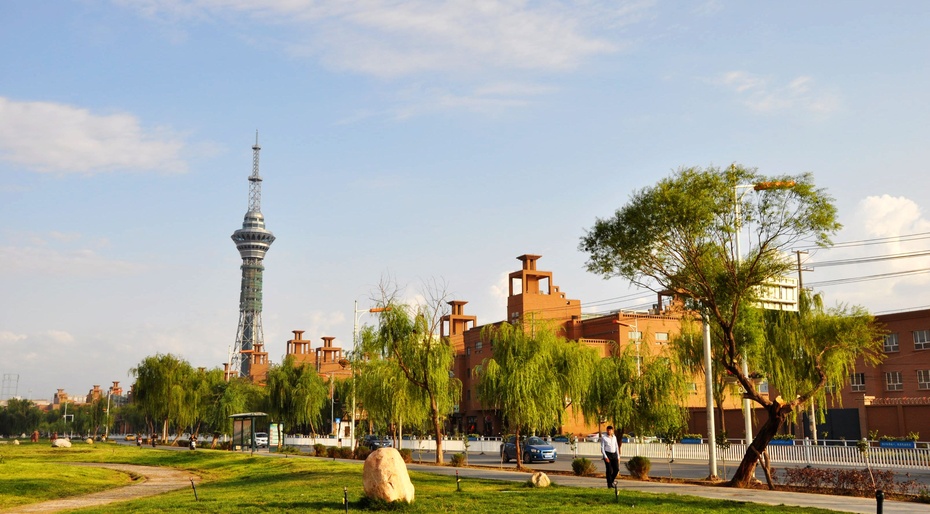 南疆喀什老城区,迂回曲折的街巷如同迷宫