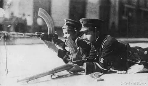 日军刺刀制造中国第一挺轻机枪,现在特种兵还