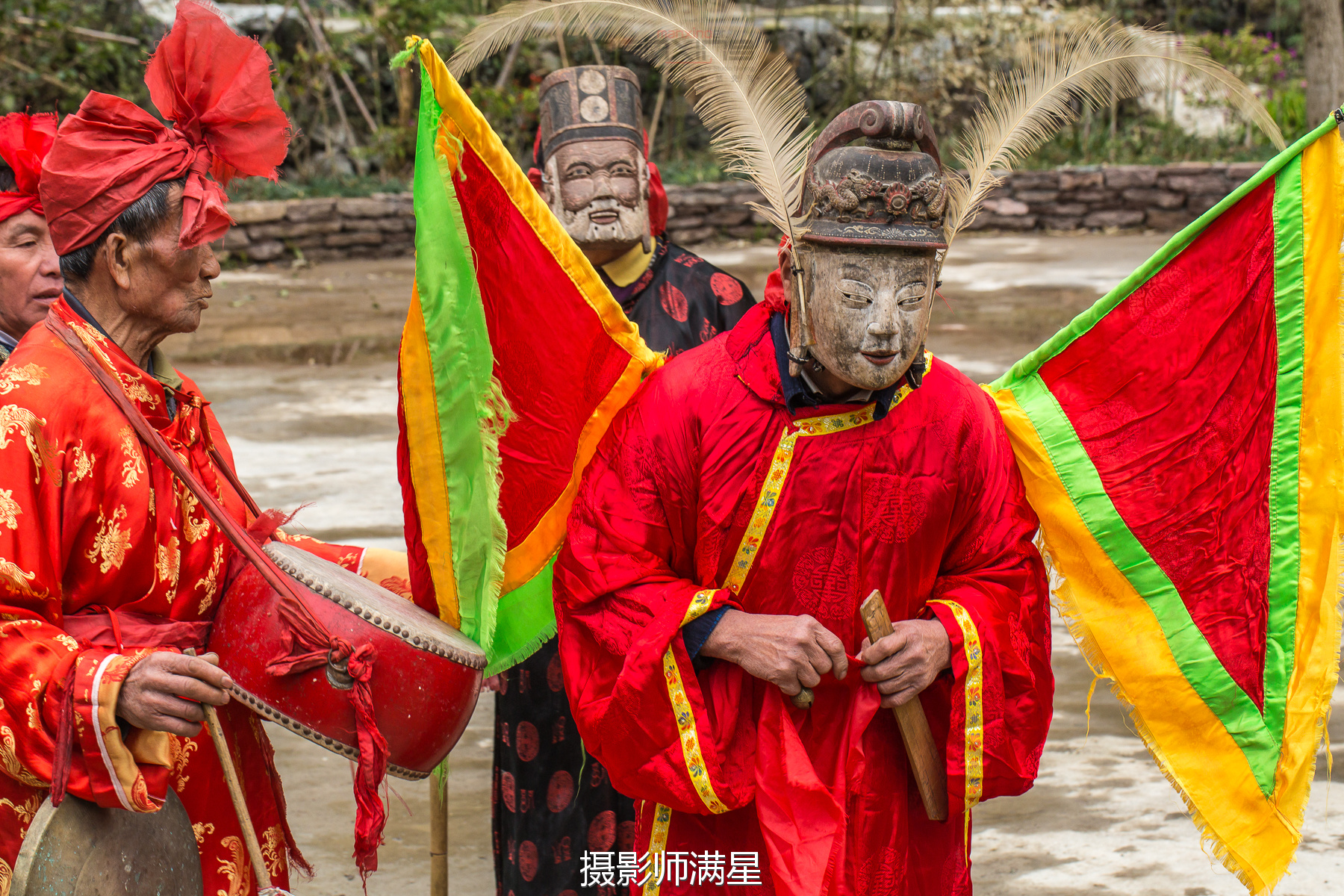 荔波尧古"傩戏"最早用于布依"做桥"烧香"还愿"等"傩坛祭祀,流传