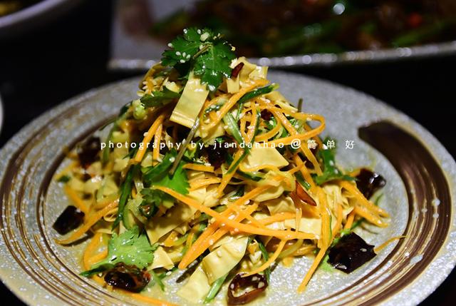 大碗饮酒大口吃肉，沈阳人聚首就上谊贤堂水泊梁山