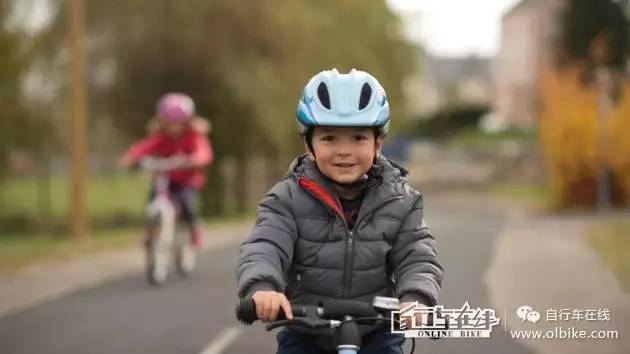 有法可依-法国出台新法规定12岁以下儿童骑车