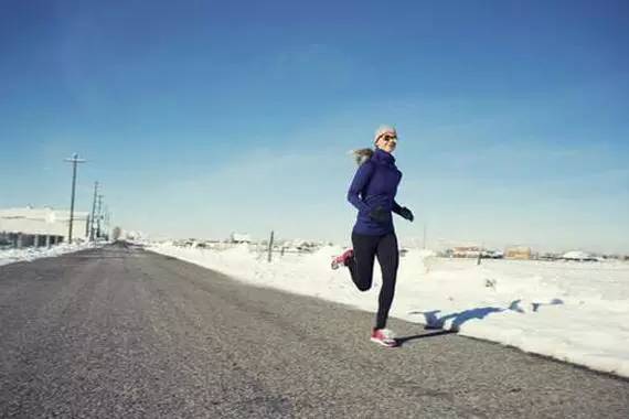 【组图】冬季跑步怎么穿? 透气+轻量+保暖三件