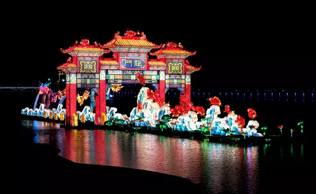2017成都春节，在流光溢彩中体味新年民俗