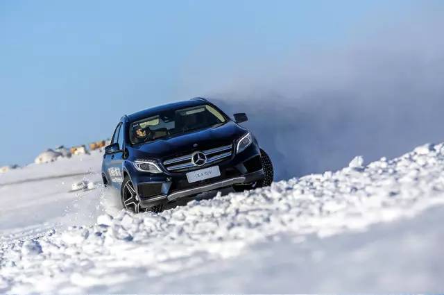 【周末精选】一场冰雪对决让AMG车迷何故自在