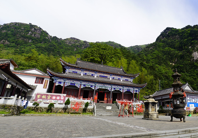 武功山免费30天从长沙坐高铁半小时就到花海草原露营这里都有