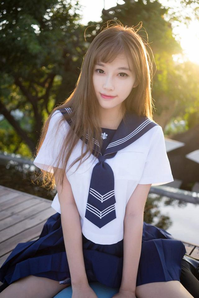 相关图片: 学生袜 学生装 职业制服