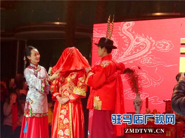 中式传统婚纱_中式婚纱(2)