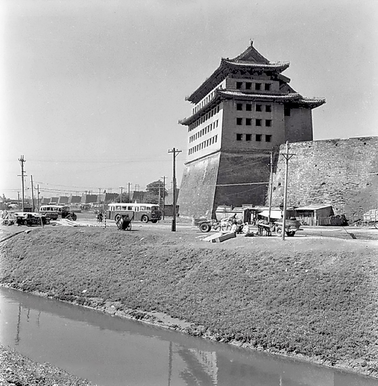 Δ 1949年1月31日,朝阳门城楼门洞东侧.